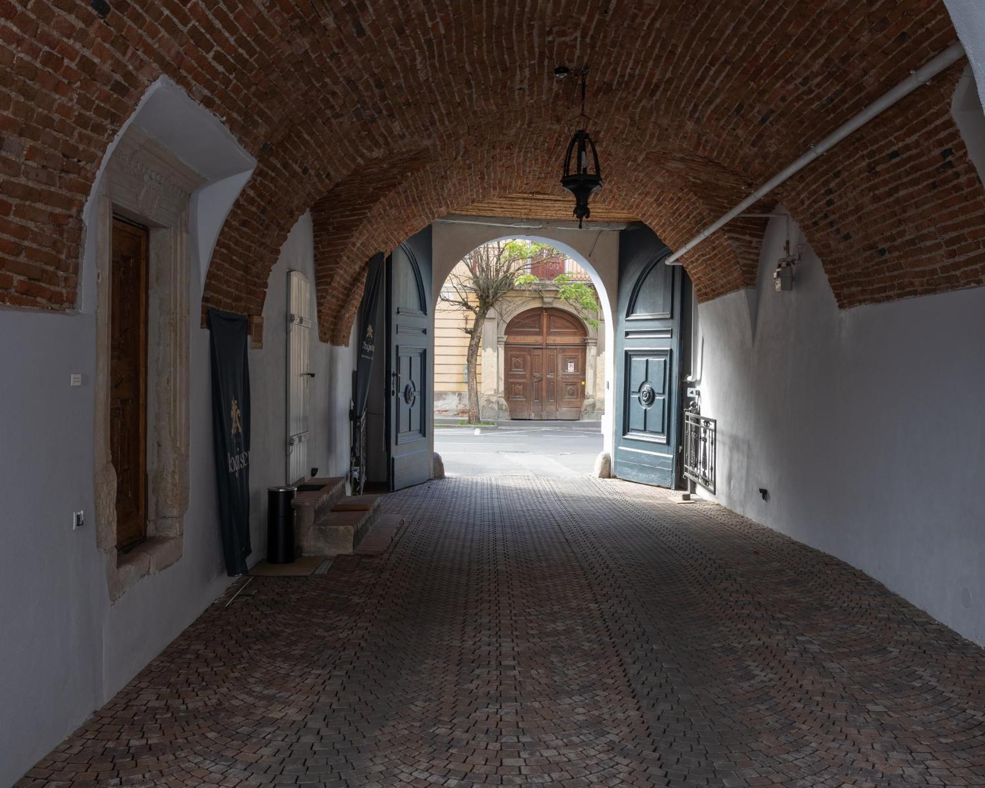 Magister Seven Bed and Breakfast Sibiu Buitenkant foto